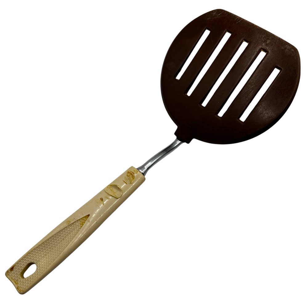 VTG Ekco Slotted Turner Spatula Brown Nylon Cream Handle Flipper Round 11 Inch